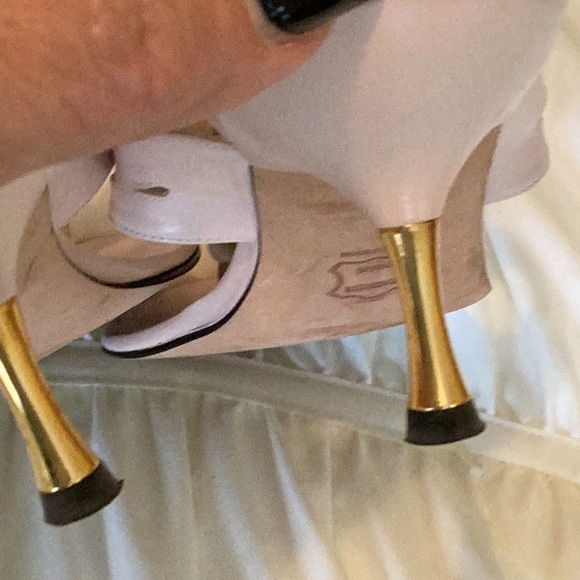 Stuart Weitzman Vintage Blush Leather Sandals w/ Leather Roses & Brass Heels - Picture 6 of 10